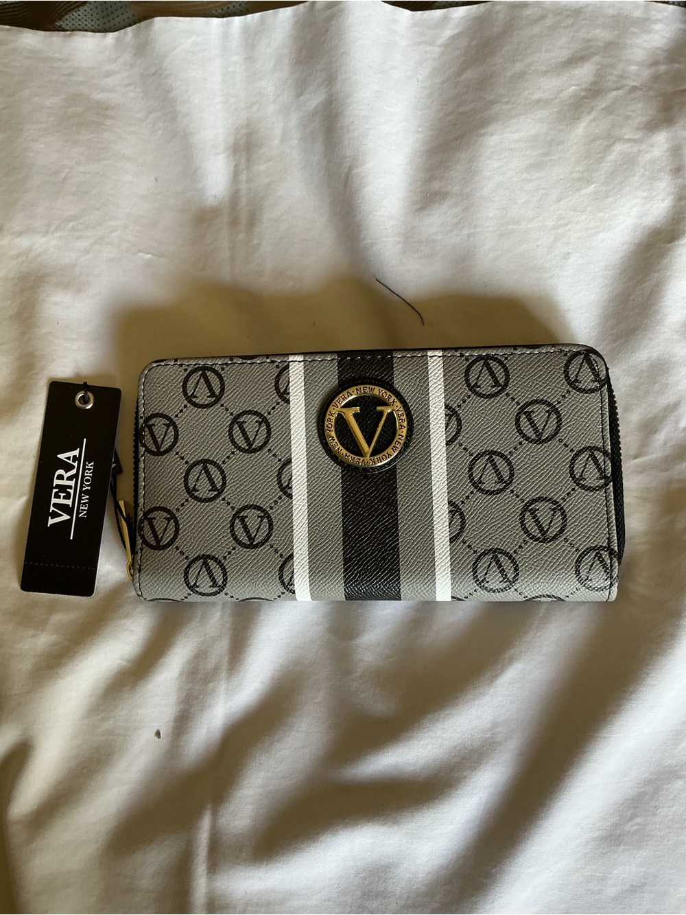 Vera New York Gray Signature Zip Wallet with Stripe and Gold Emblem